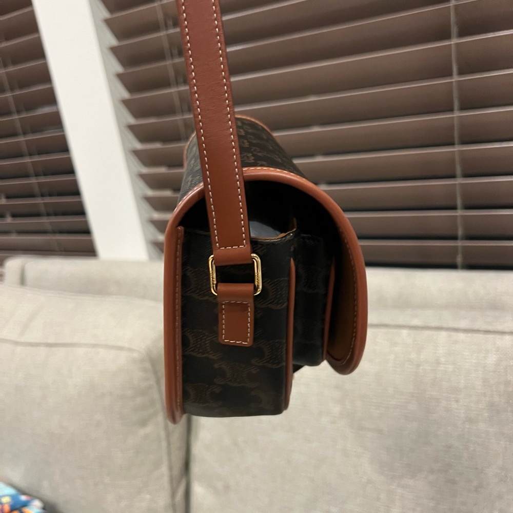 Brand New! MEDIUM FOLCO BAG IN TRIOMPHE CANVAS AND CALFSKIN TAN - Picture 5 of 8